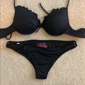 Black bikini - 34A top, small bottom